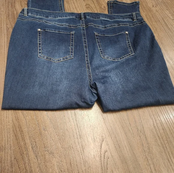 EST. 1946 Denim Womens size 22. Worn once - Picture 5 of 5